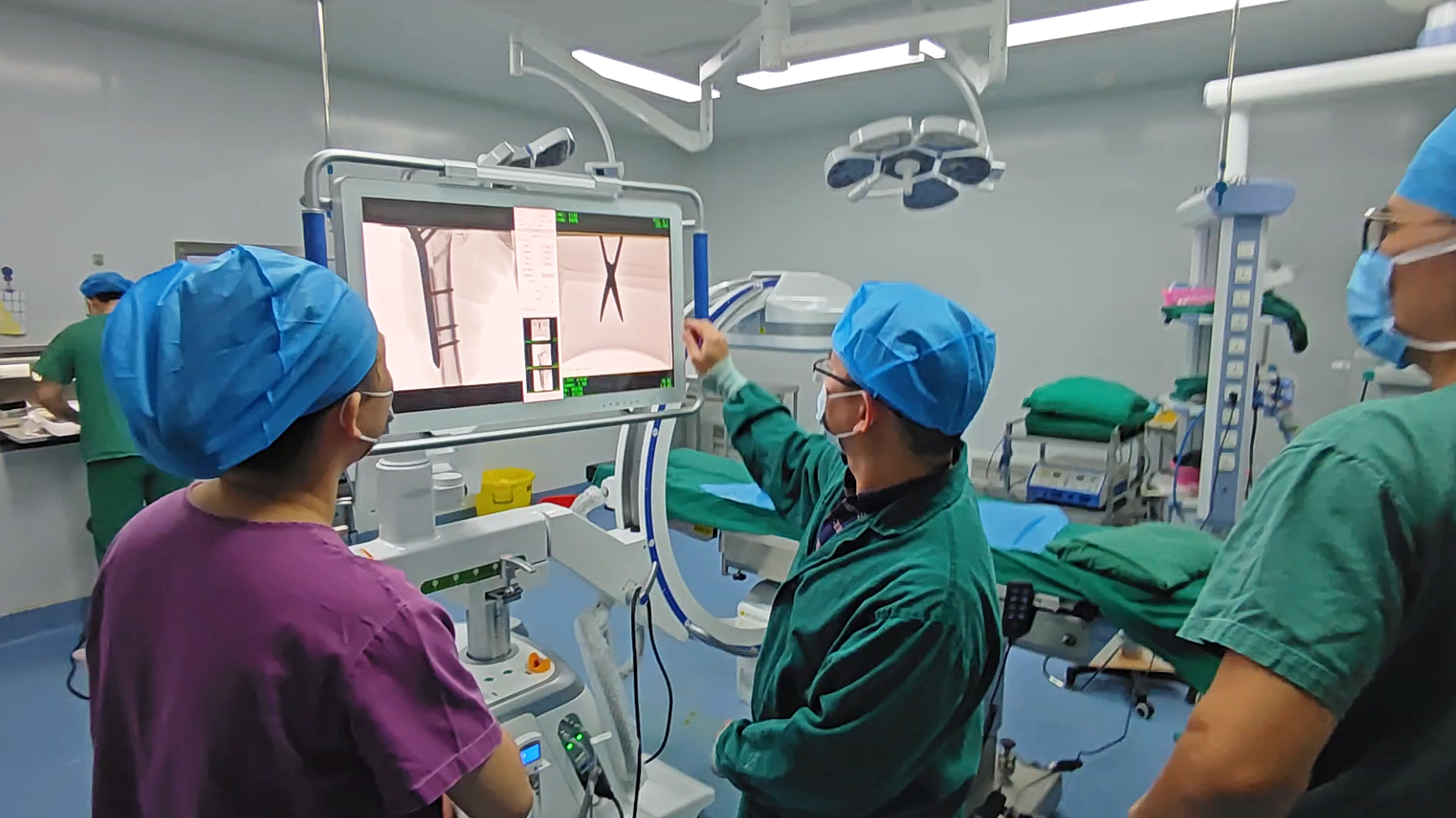 The Large flat-panel all-in-one C-arm helps Pubei County Hospital of Traditional Chinese Medicine to carry out accurate diagnosis and treatment!