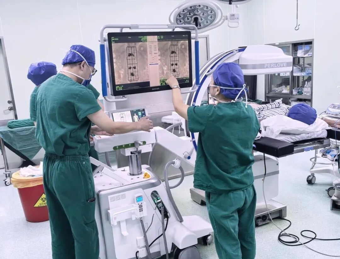 【All-in-One C-arm with a Large Flat Panel Detector】 Assists in Multi-Segment PKP